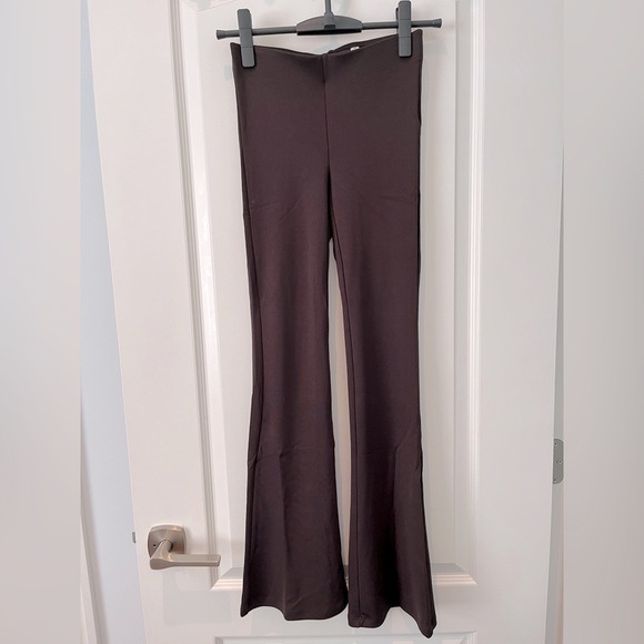 Aritzia Wilfred Mid Rise Kick Flare Candace Pants Stretchy Ribbed Mocha Brown - Picture 6 of 16